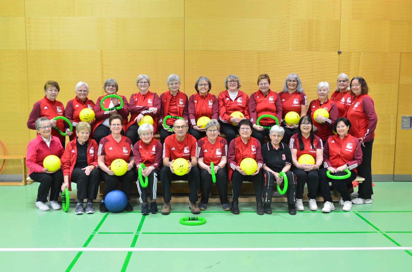 Unsere sportlichen Senioren nebst Trainerin Erika Zink